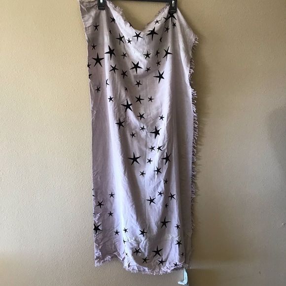 Leigh & Luca Accessories - NWT Leigh & Luca Star Ombré Scarf